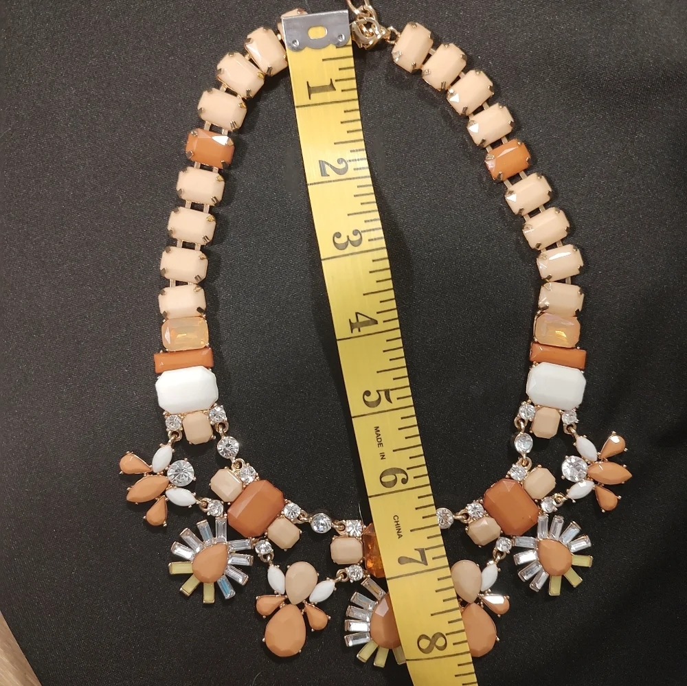 Daisy Angel necklace. New. - Picture 5 of 14